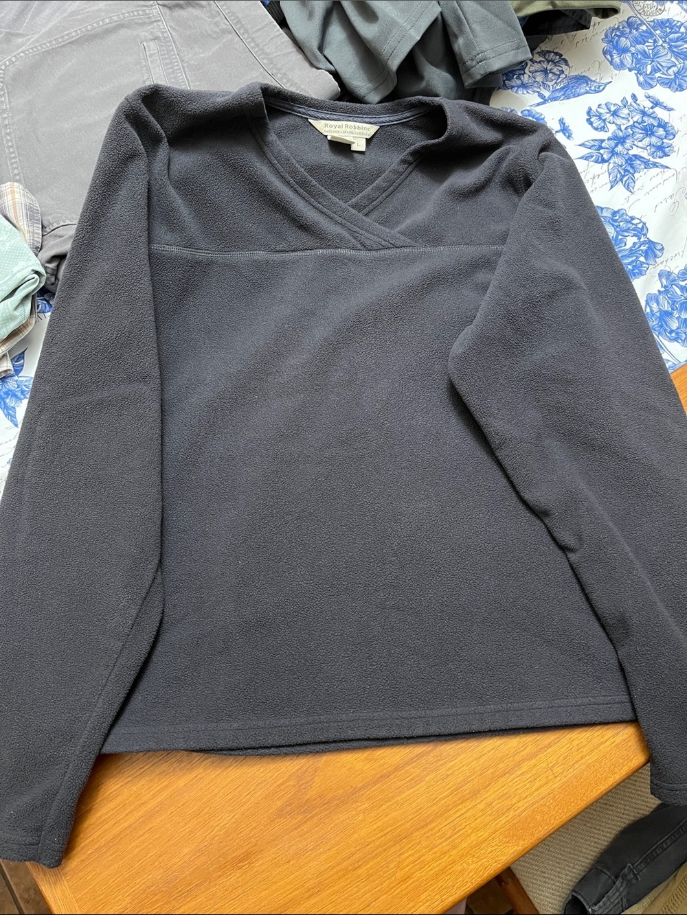 Royal Robbins Woman's Black Fleece Pull Over Size L